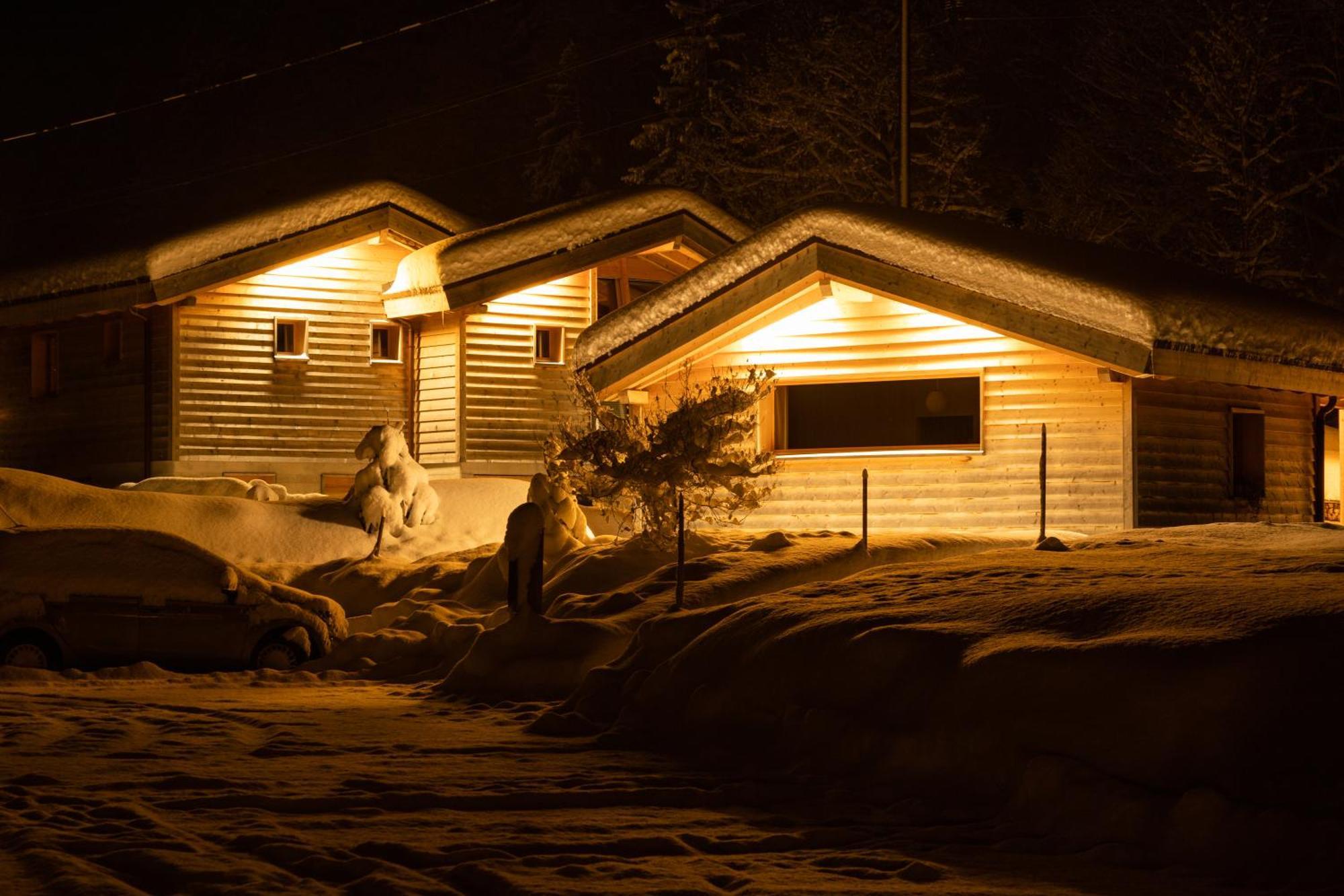 Huettenhotel Husky Lodge Muotathal Екстер'єр фото
