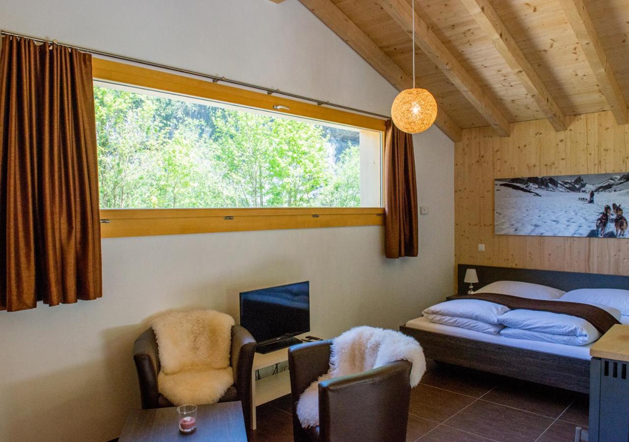 Huettenhotel Husky Lodge Muotathal Екстер'єр фото