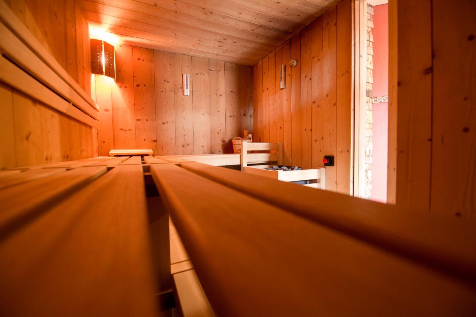 Huettenhotel Husky Lodge Muotathal Екстер'єр фото