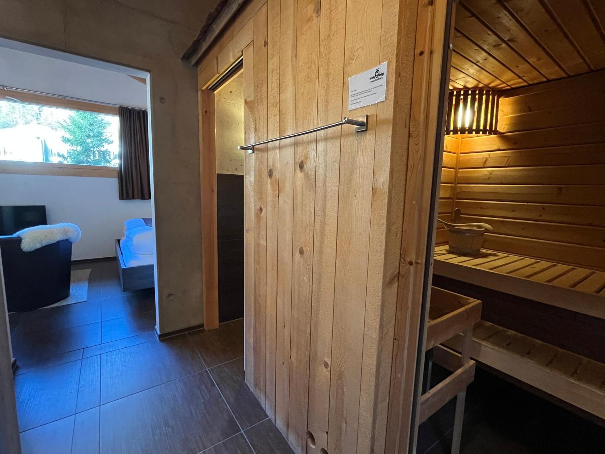 Huettenhotel Husky Lodge Muotathal Екстер'єр фото
