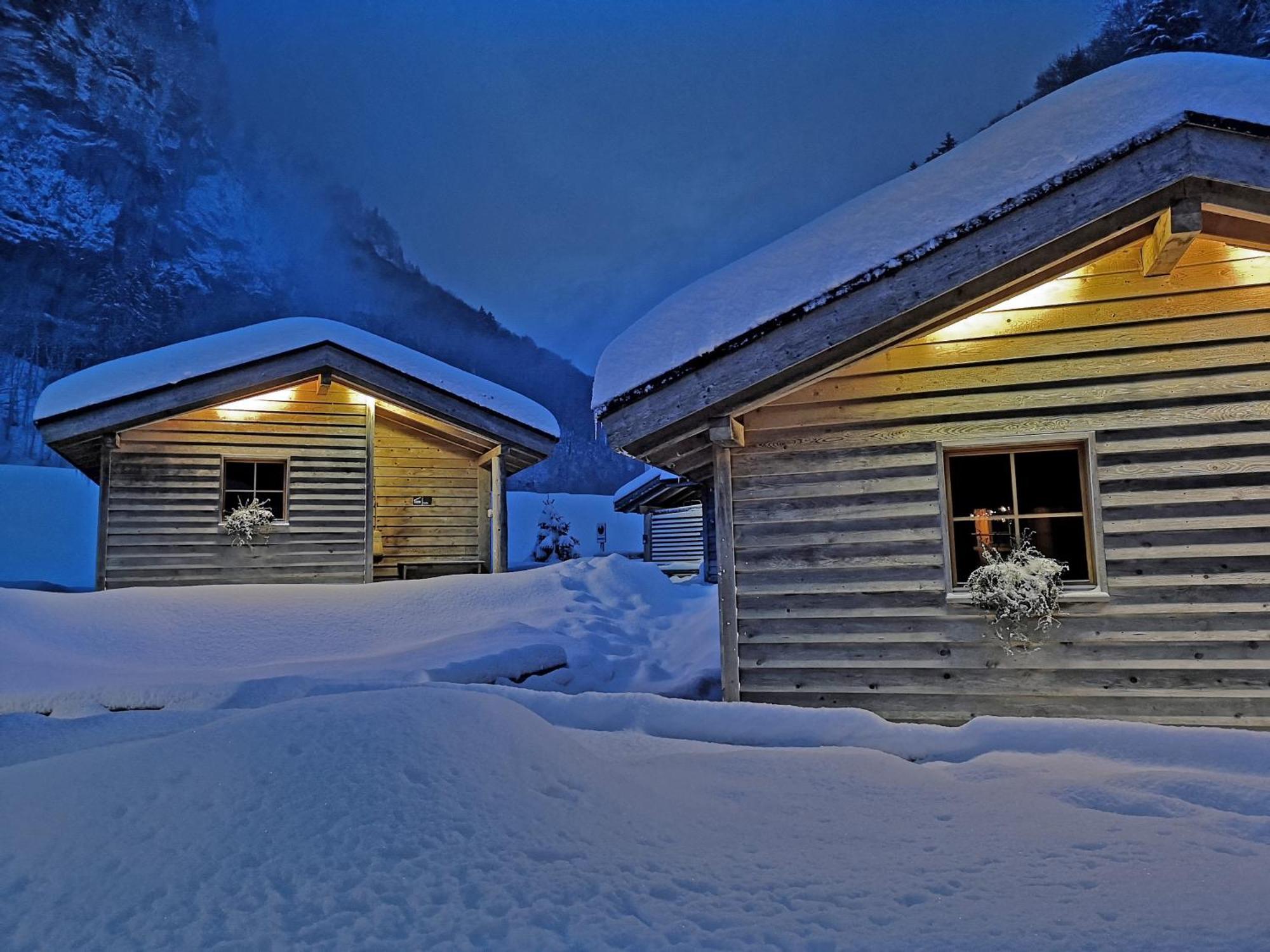 Huettenhotel Husky Lodge Muotathal Екстер'єр фото