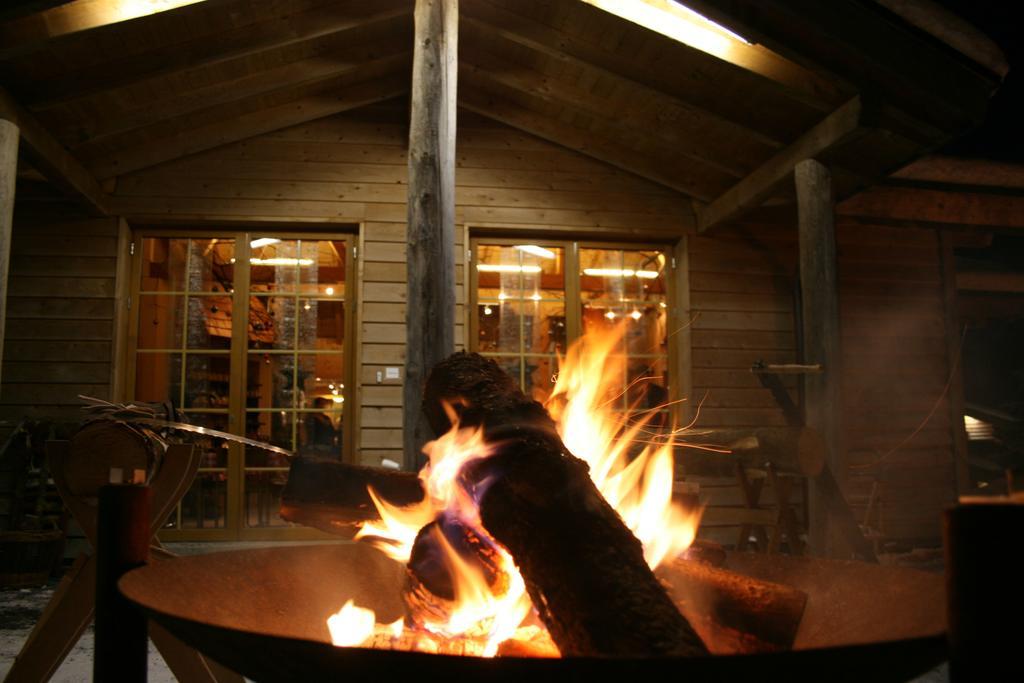 Huettenhotel Husky Lodge Muotathal Екстер'єр фото